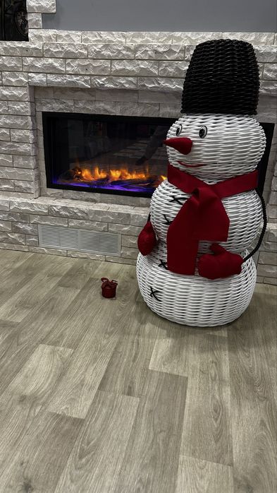 Сніговик з ротангу. Вазони. Кашпо