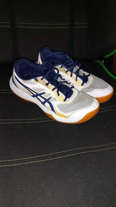 Волейбольні кросівки Asics Upcourt 5