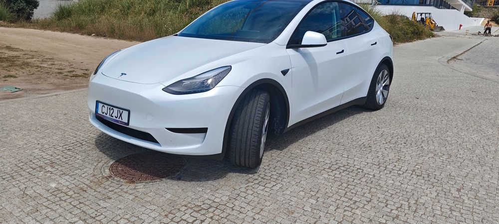 Tesla Model Y RWD standard Premium
