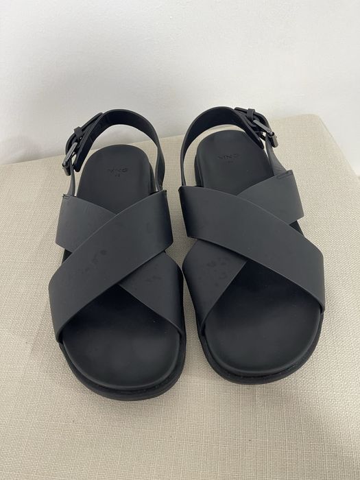 Hoka/Pull&Bear/Mango/5th Avenue