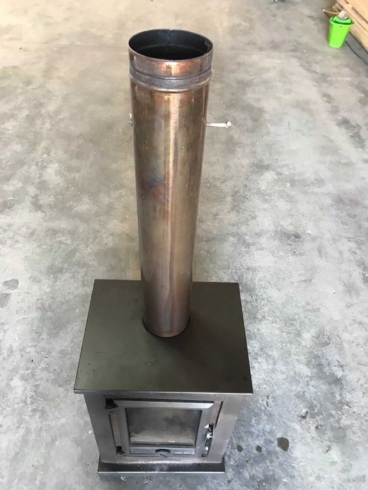 Salamandra em ferro com muito pouco uso.