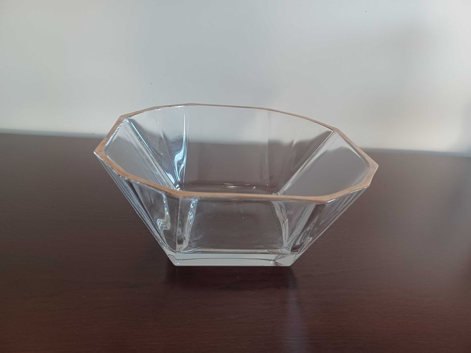 Taça Saladeira com friso dourado