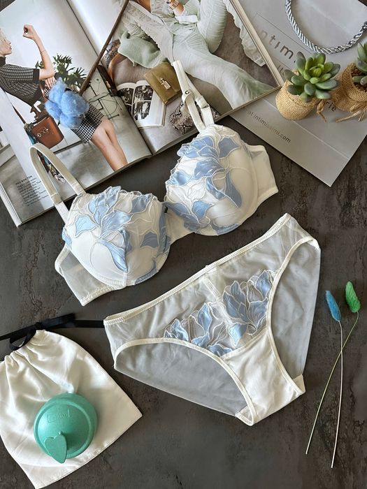 Комплект білизни від Intimissimi, різні моделі