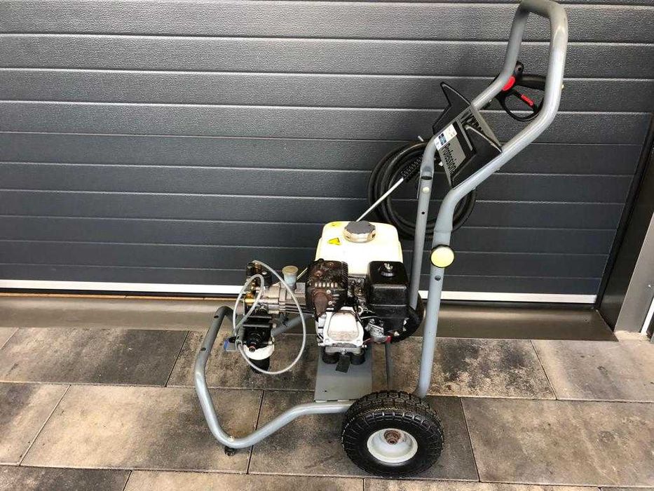 Myjka ciśnieniowa spalinowa Karcher HD 7/15 G - silnik Honda