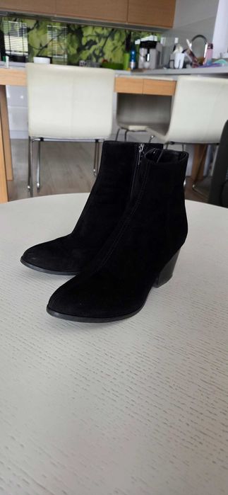 Botki skórzane czarne 37