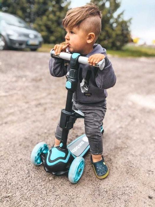 Hulajnoga FLASH z siodełkiem, trójkołowa koła skrętne do 30kg preznt