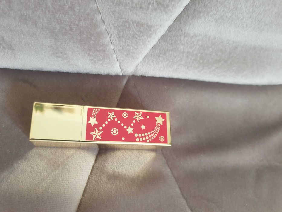 Nowa pomadka Estee Lauder czerwona