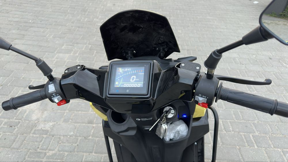 NEW Скутер SPARK SP150S-24