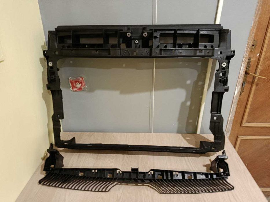 VW Volkswagen Tiguan 2 USA 16-24 Нижня Решітка Переднього Бампера