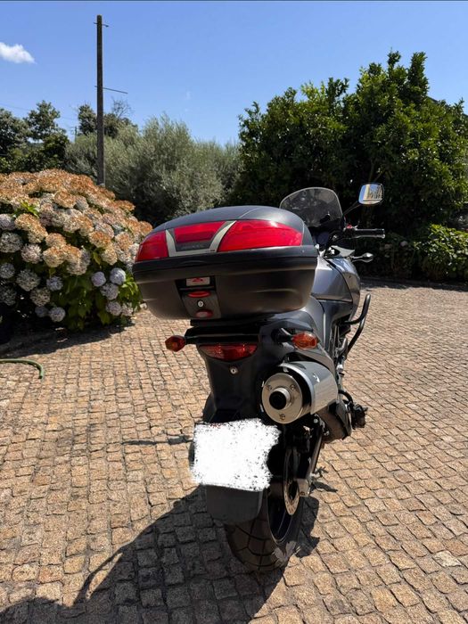 Suzuki V-Strom 650 – 2009 – Apenas 16.500 km – Excelente Estado