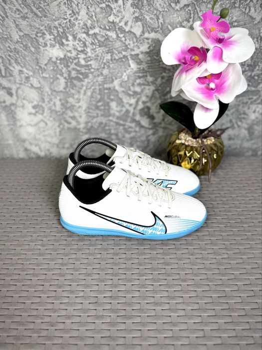 Nike Mercurial копы футзалки 34 размер детские футбольные белые