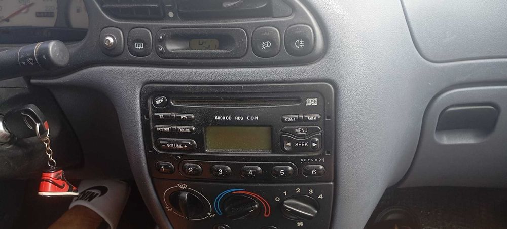 Fiesta 98 1.2 em bom estado