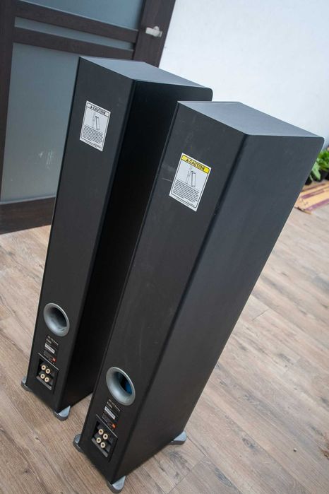 JBL ES80 Zgrabne i dzielne kolumny :)