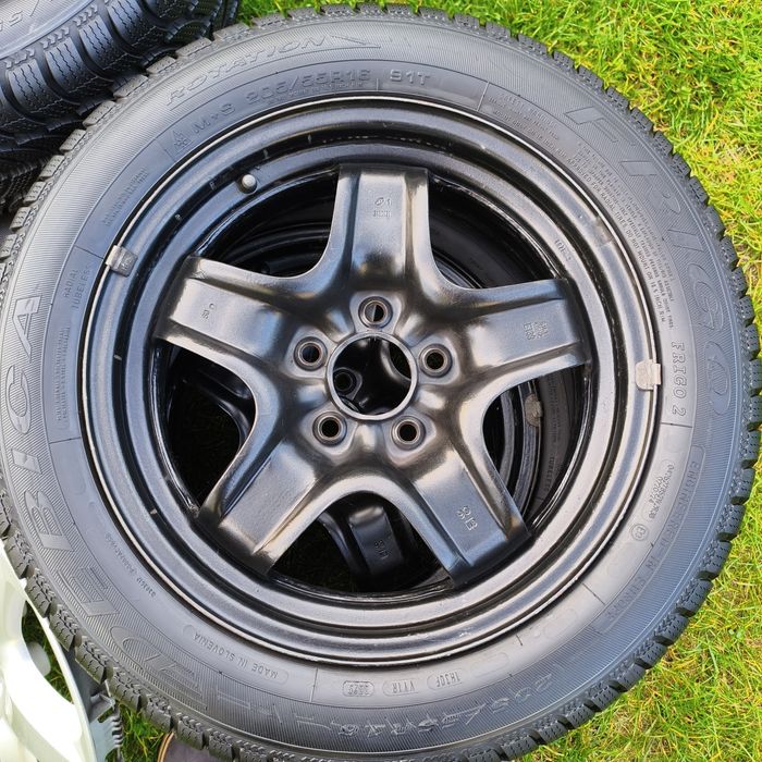 Opony zimowe i felgi stalowe 16" Et39 Opel Zafira Dębica Figaro 2