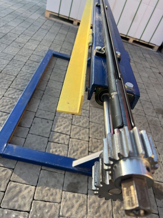 Станок (багетка) для ребра жосткості