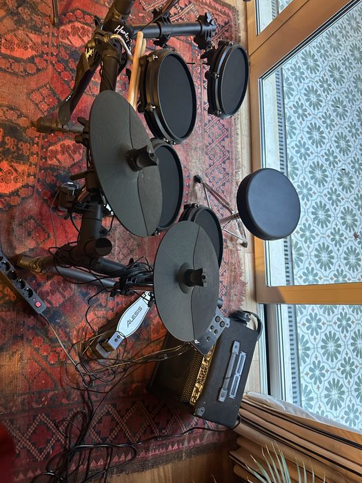 Bateria digital e amplificador