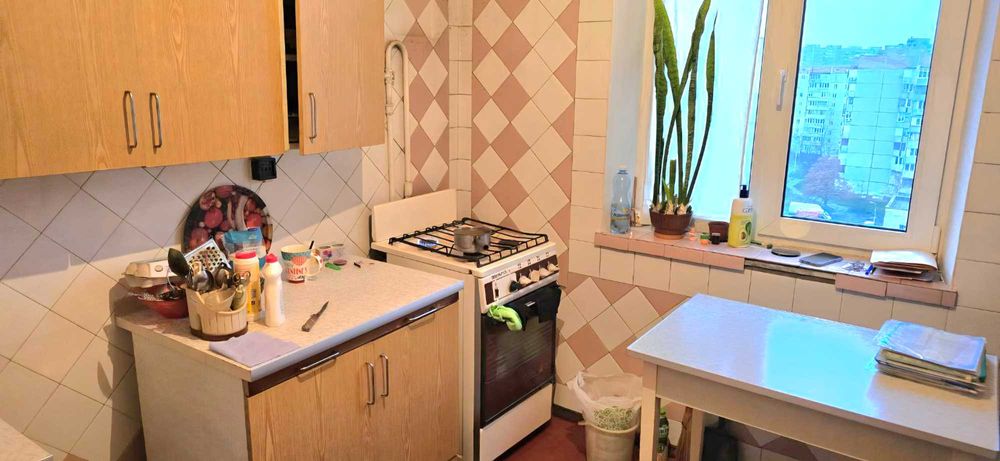 продаж двокімнатна Київ Деснянський Бальзака 52  з документами є відео