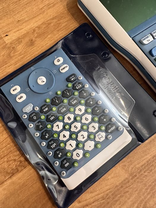 Calculadora gráfica TI-Nspire + teclado TI-84 Plus