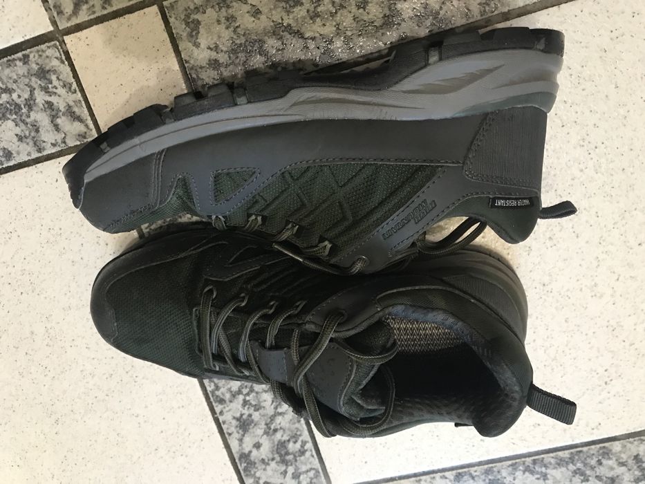 Продам трекінгове взутия