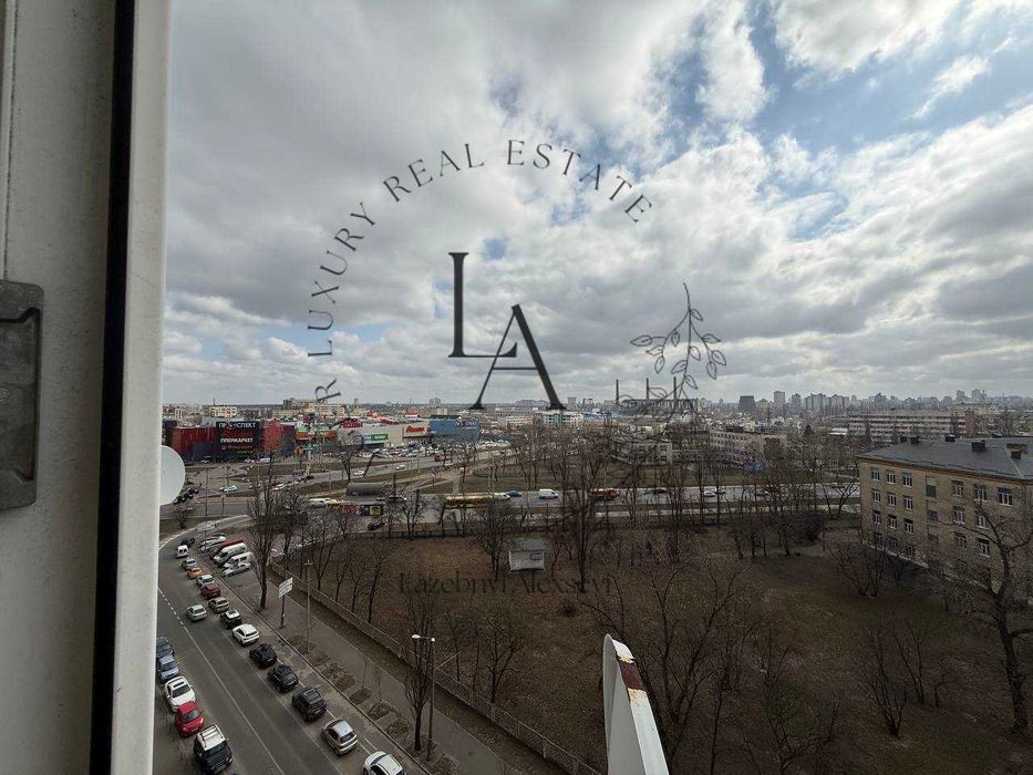 Продаж Просторої 3х кім квартири 115м.Метро Чернігівська.БЕЗ%