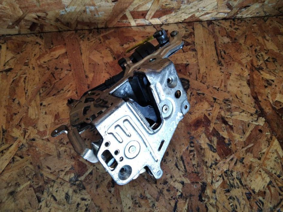 FECHO DE PORTA MERCEDES C200 C220 W202 - FRENTE  DIREITO / TRAS ESQ /