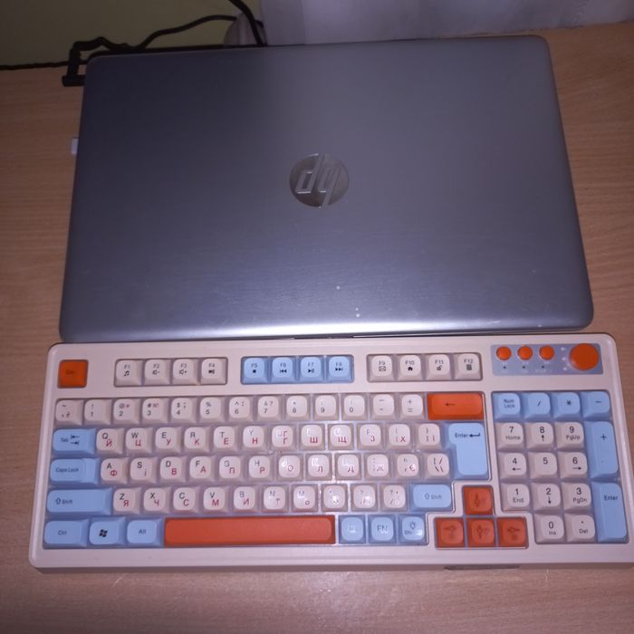 HP 15/15-8265U/ 16GB / SSD 256GB + HDD

512GB/MX110 / комплект