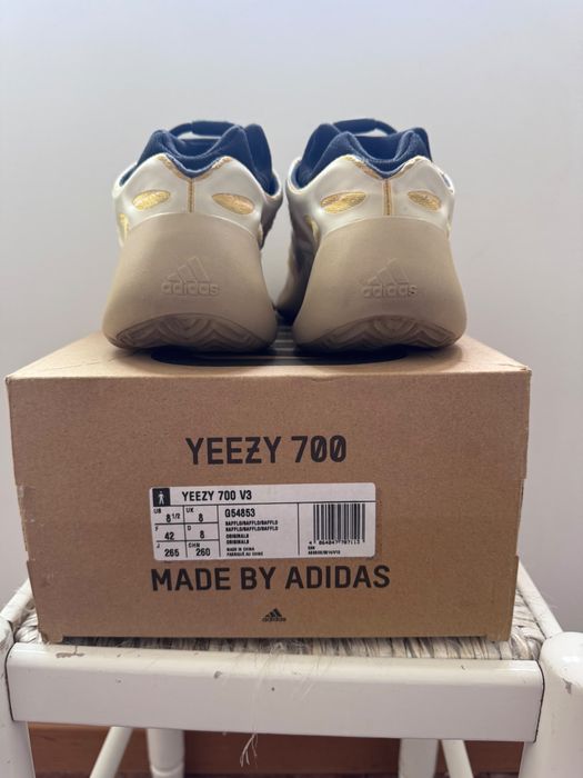 YEZZY 700 V3 “Mono Safflower”