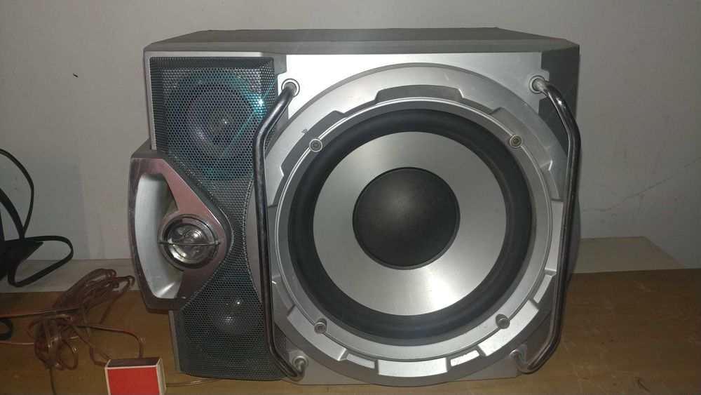 Большая колонка Sharp cp m4000r. НЧ 25см. 300W max