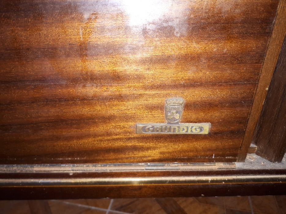 Movel vintage gira discos grundig