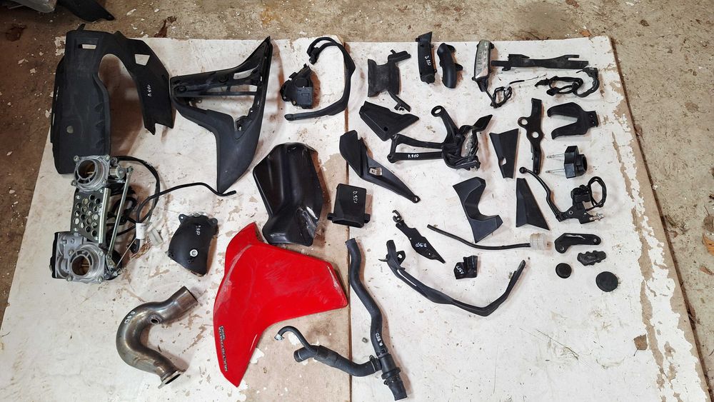 Ducati Multistrada 950 osłona kierunkowskaz boczek wypełnienie plastik