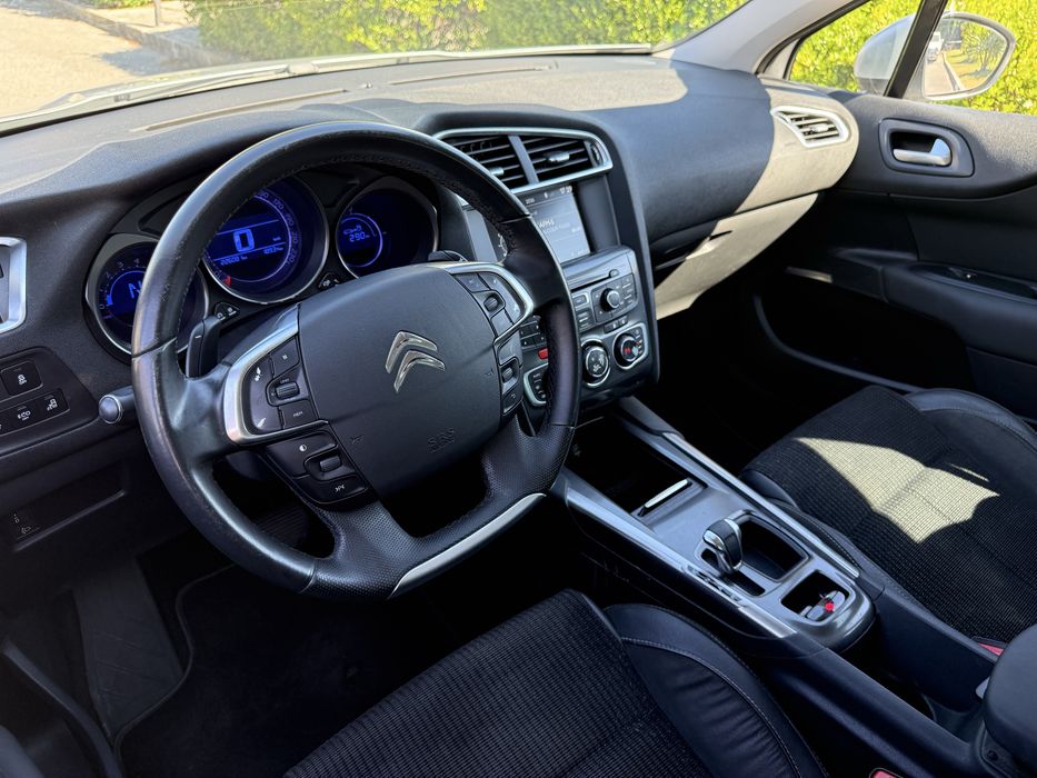 Citroen C4 Ano 2014 Diesel Automatico  tecto panoramico