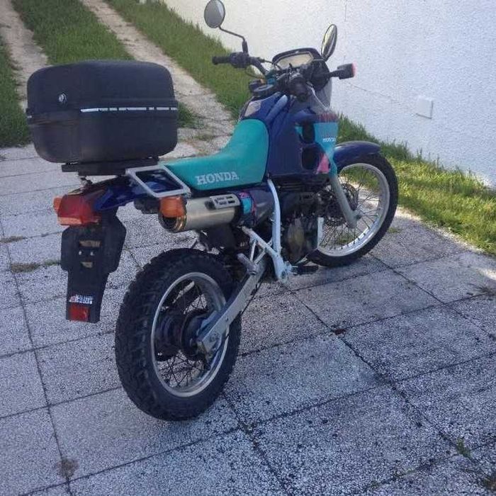 Honda NX 250 fiável, em ótimo estado