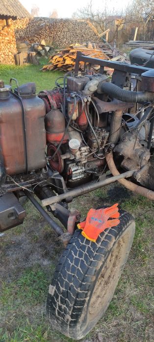 Трактор  цілком або по запчастинах