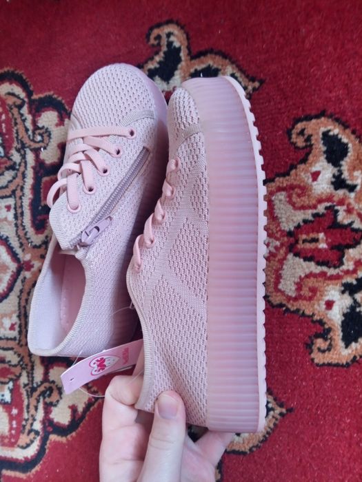 Продам нові кеди дитячі