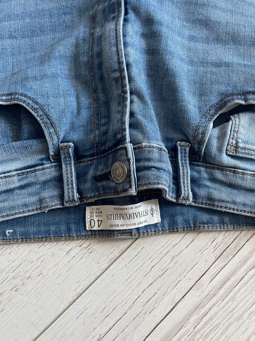 Jeansy stradivarius 40
