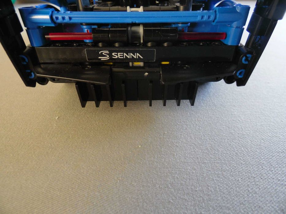Lego Technic 42123 McLaren Senna GTR