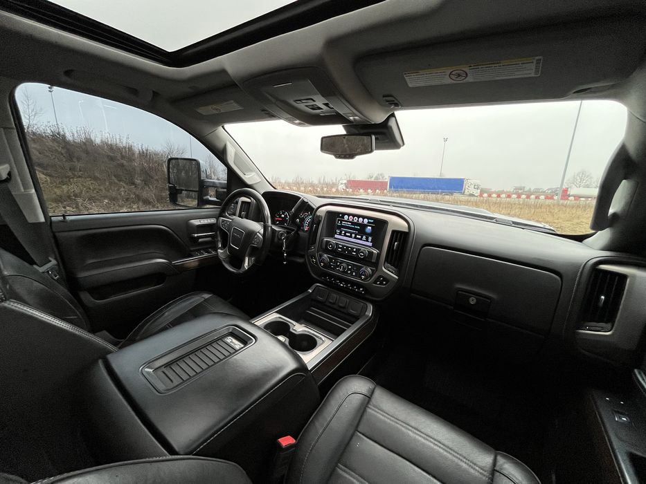 GMC Sierra 2500 6.6 V8 Duramax Diesel Denali - RAM F150 Silverado