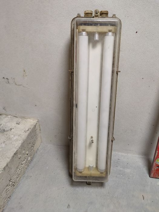 Lampa przemysłowa, warsztatowa, oprawa na jarzeniówki