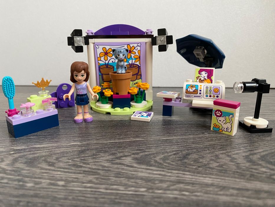 LEGO Friends 41305  Pracownia fotograficzna Emmy