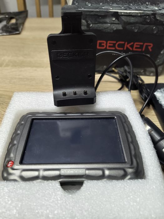 Nawigacja BECKER Traffic Assist Z102, idealna