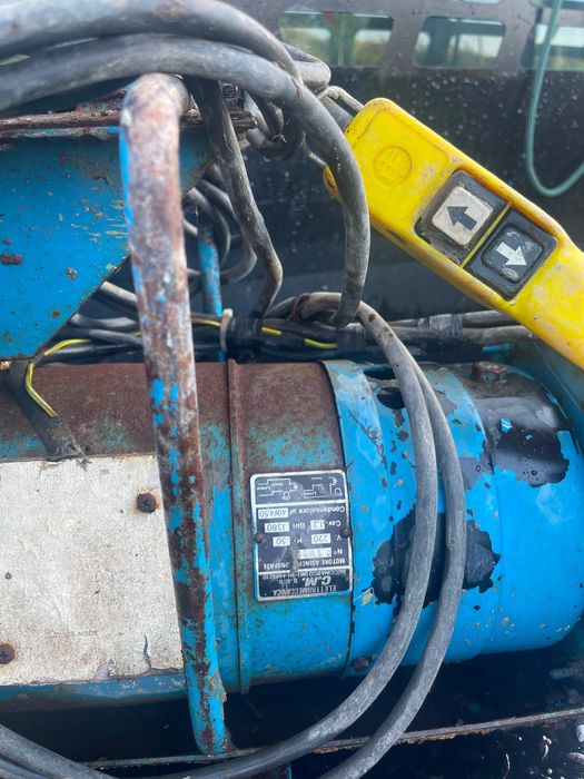 Guincho / Cabrestante Elétrico 220V com Cabo de Aço