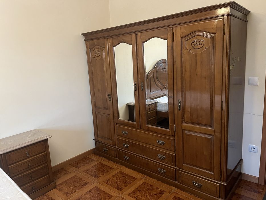 Mobília de Quarto Casal Completo - Cama / Armário / Cómoda / Mesinhas