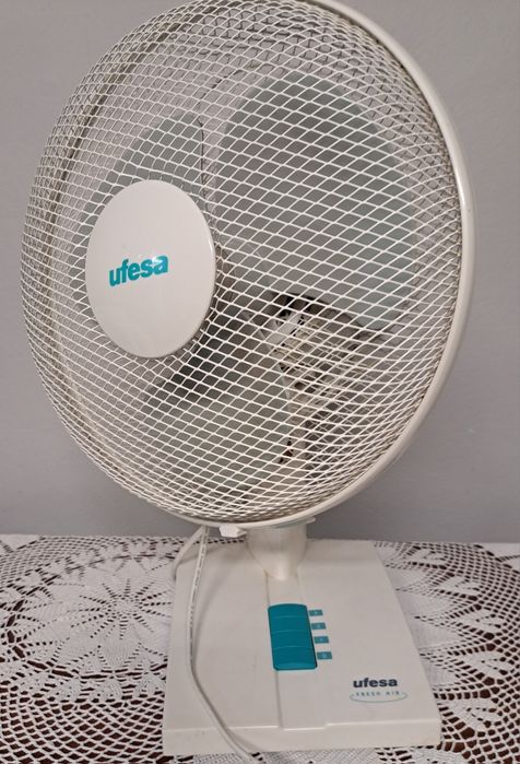 Ventoinha Ufesa de mesa.