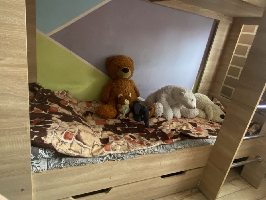 Продам Двухъярусную кровать.