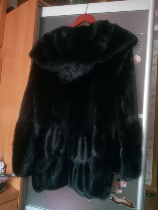Норковая чёрная шуба в отличном состоянии