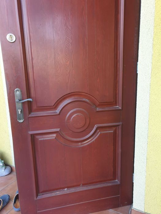 Drzwi zewnętrzne drewniane