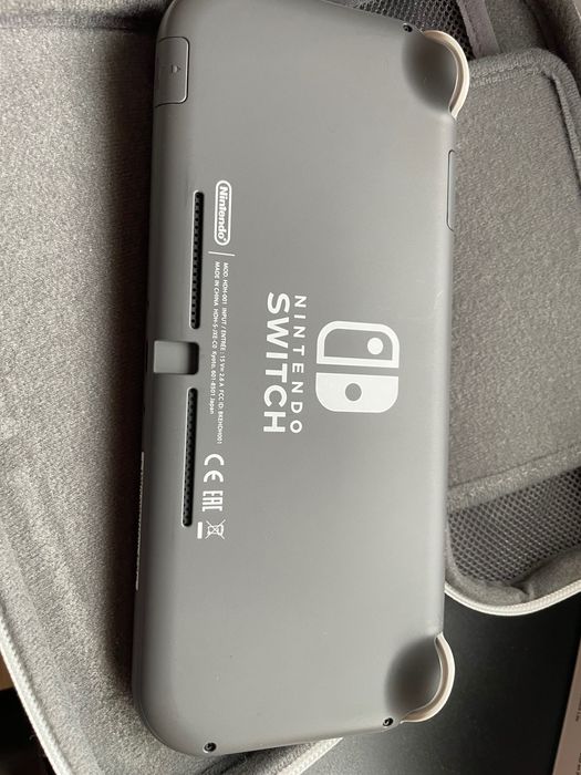 Nintendo Switch Lite – impecável, como nova