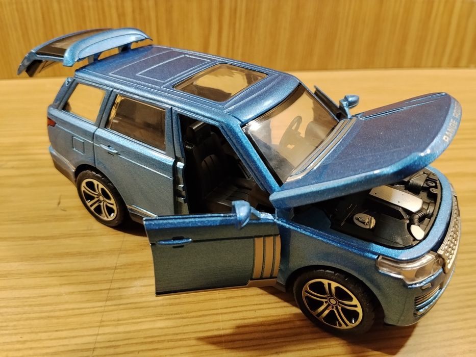 Модель машинка range rover  top model 1:32 металл, свет, звук, инерция