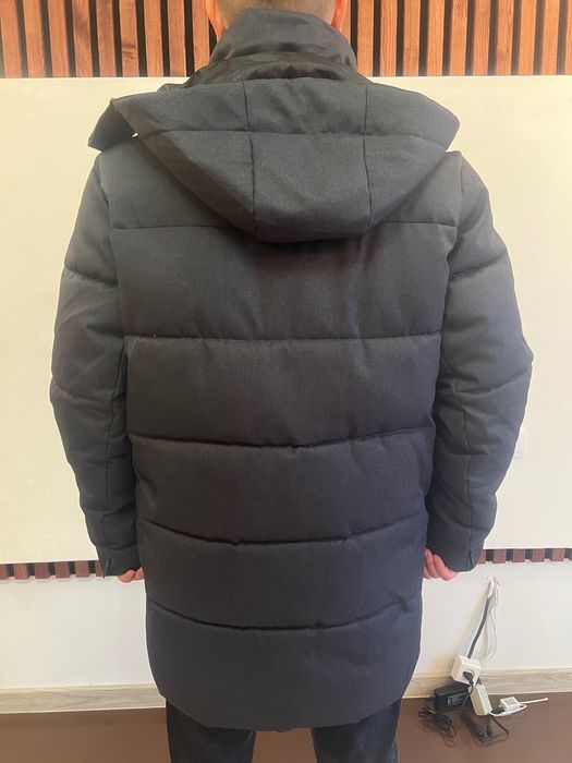 Зимова куртка в хорошому стані