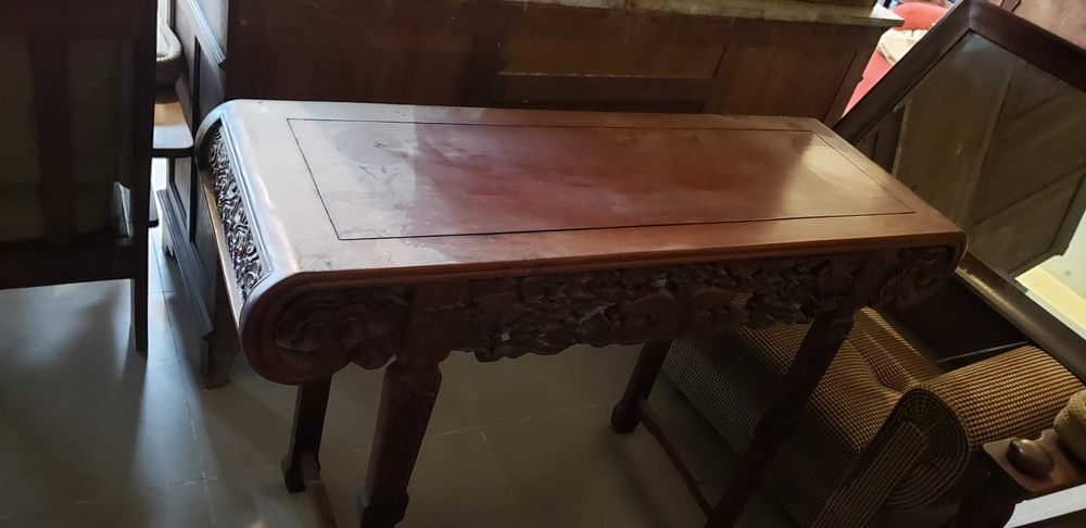 mesa tipo credência